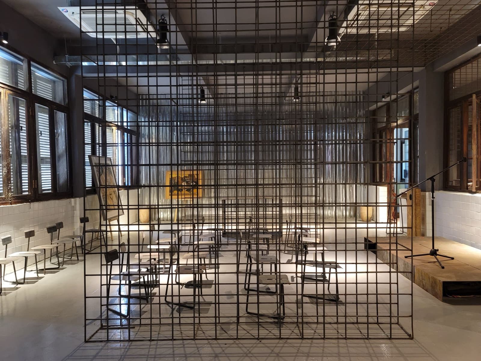 Studio in workshop configuration
